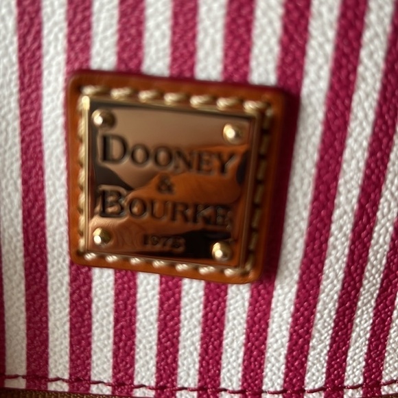 Dooney & Bourke Fuchsia Striped Domed Coated Canvas Zip Satchel Bag. P40/A1676 - Picture 5 of 12
